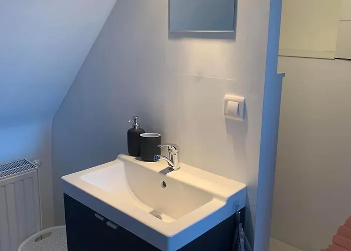 Cozy Loft In Private House At The Center Of شقة