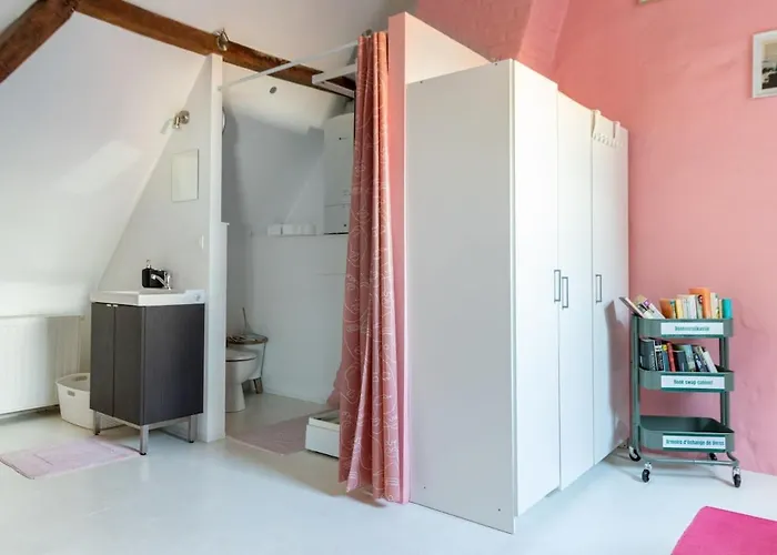 شقة Cozy Loft In Private House At The Center Of